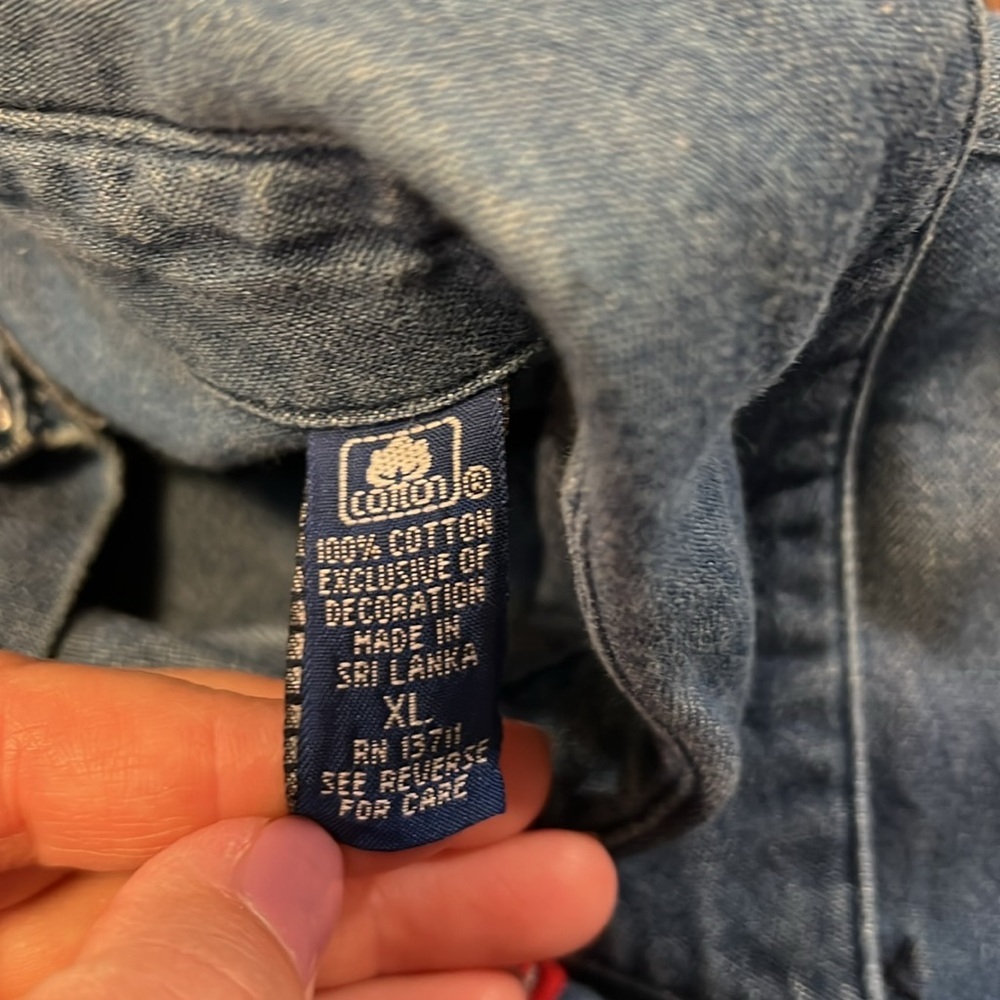 Karen Scott‎ - 100% cotton, Blue Denim Shirt with Festive Patches - Picture 7 of 7
